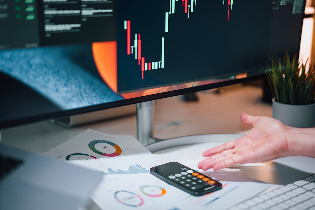 How Beginner Traders in Iran Can Avoid Common Forex Mistakes — Photo by Jakub Żerdzicki on Unsplash